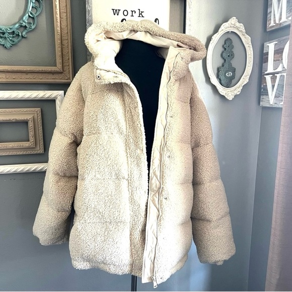 GOOD AMERICAN Faux Shearling Cocoon Puffer Jacket - Picture 4 of 10